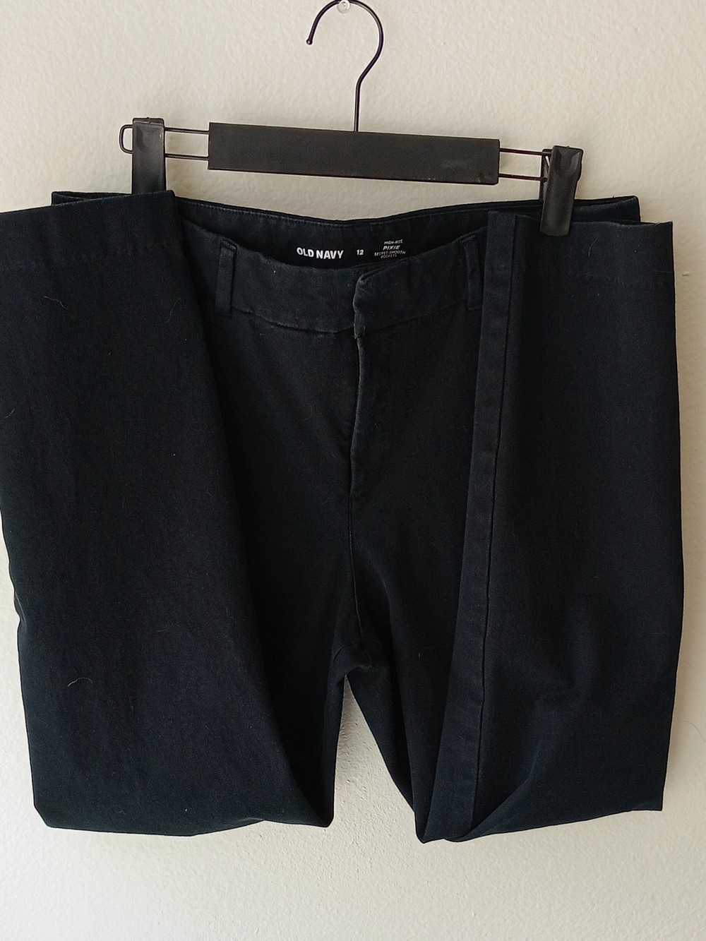 Black Old Navy High Rise Pixie - Picture 4 of 8